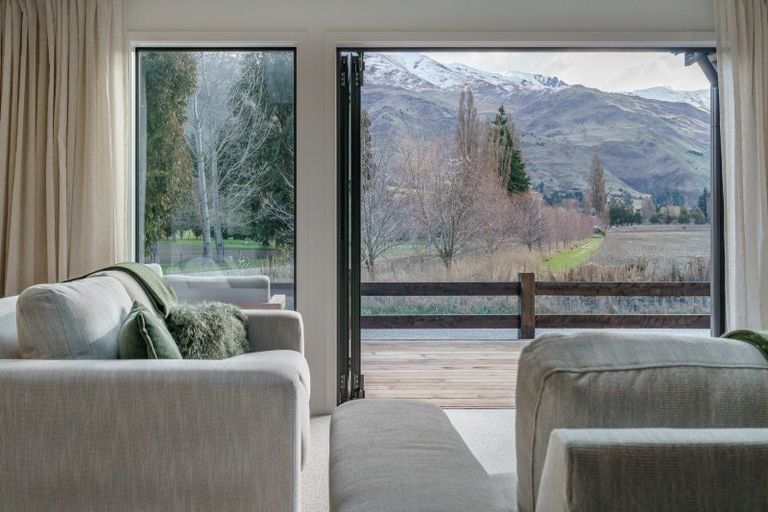 Photo of property in 1 Kamana Rise, Wanaka, 9382