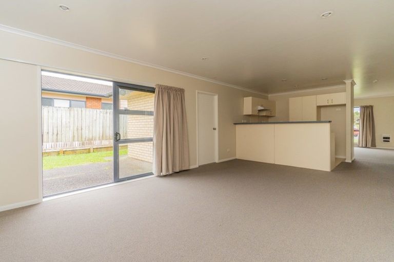 Photo of property in 16 Sambrooke Crescent, Flat Bush, Auckland, 2019