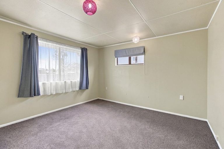 Photo of property in 14 Jade Place, Bell Block, New Plymouth, 4312