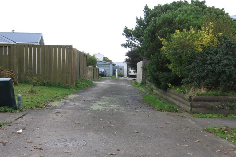 Photo of property in 6a Perrin Place, Kelvin Grove, Palmerston North, 4414