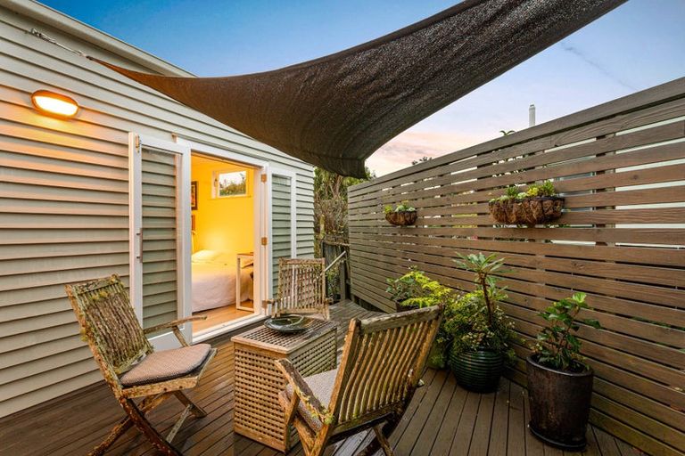 Photo of property in 1b Nicolas Avenue, Glen Eden, Auckland, 0602