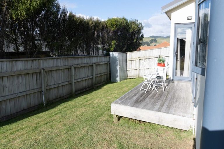 Photo of property in 5 Kaweka Close, Aotea, Porirua, 5024
