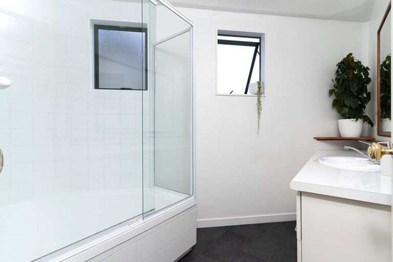 Photo of property in 59 Reserve Terrace, Lyttelton, 8082