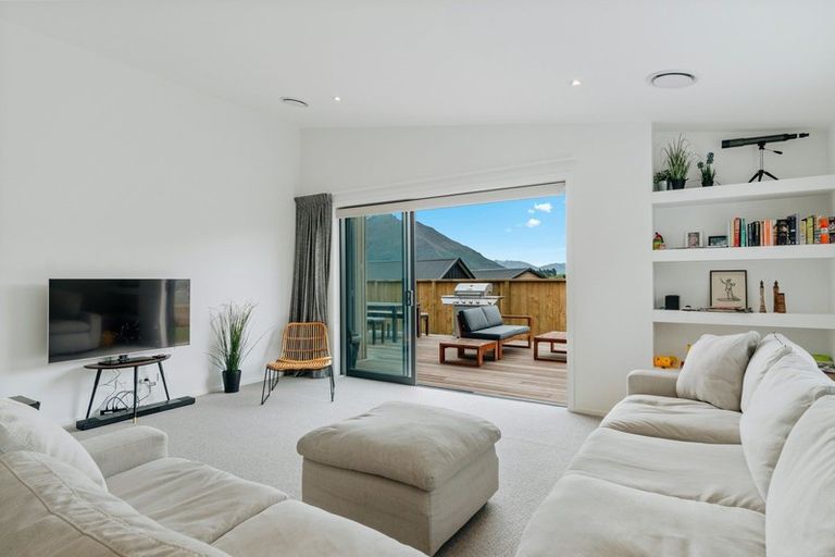 Photo of property in 26 Muster Road, Jacks Point, 9371