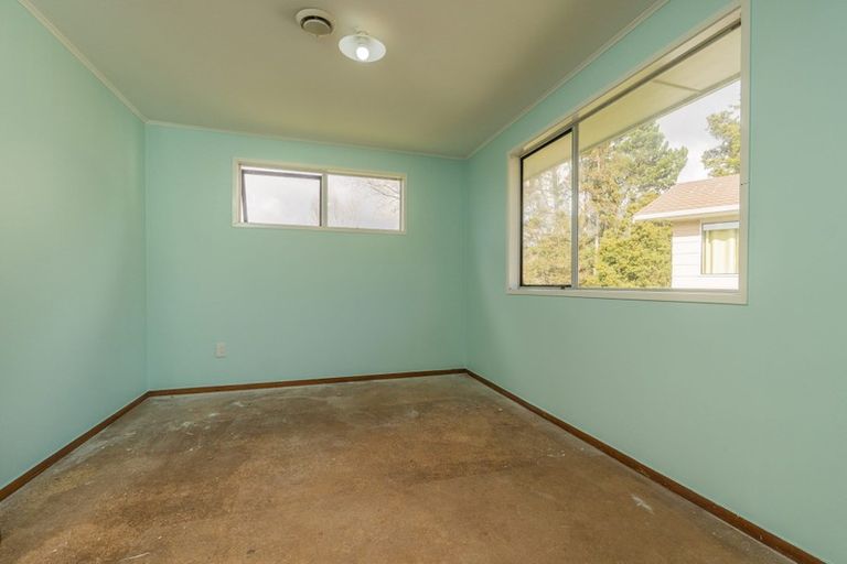 Photo of property in 46 Chislehurst Street, Henderson, Auckland, 0612