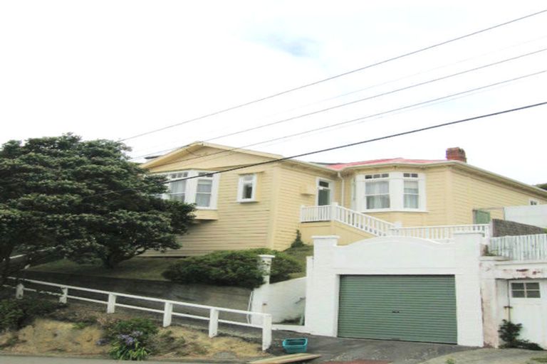 Photo of property in 37 Connaught Terrace, Brooklyn, Wellington, 6021