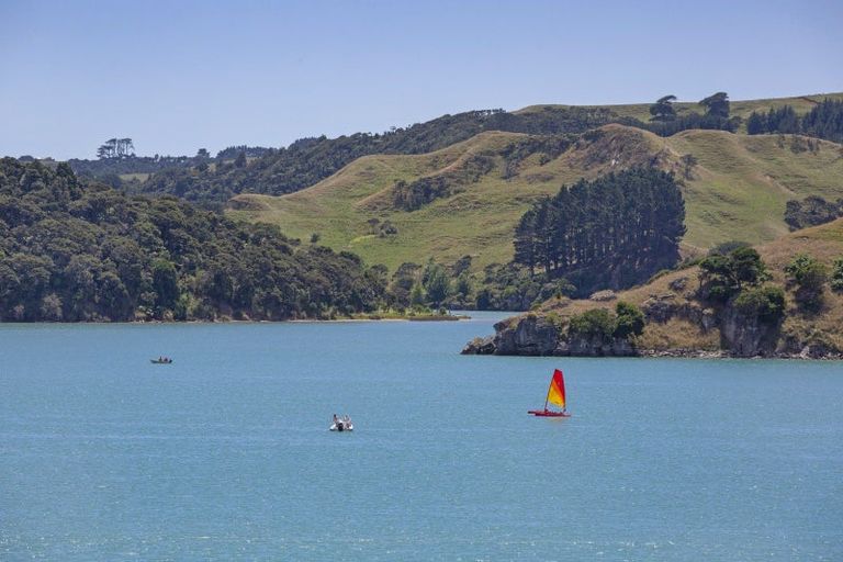 Photo of property in 77 Wallis Street, Raglan, 3225