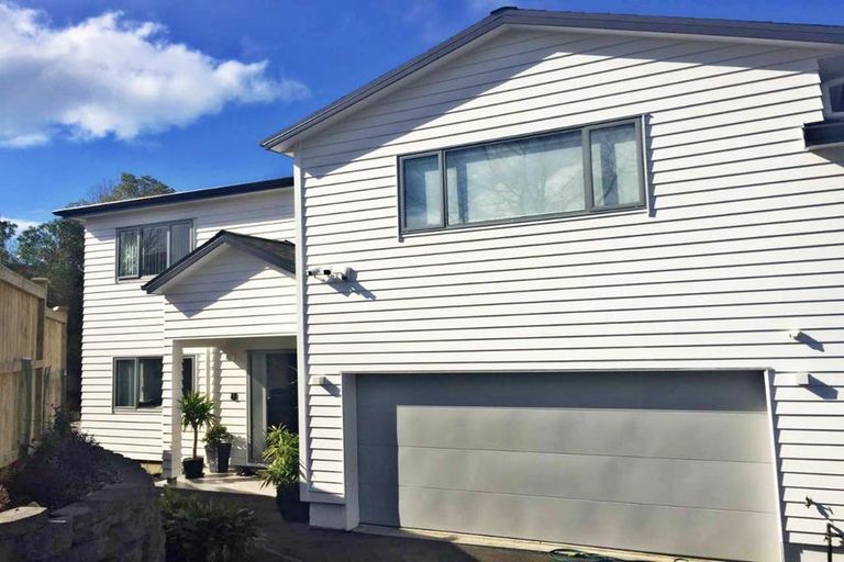 Photo of property in 9 Trotting Terrace, Fairview Heights, Auckland, 0632