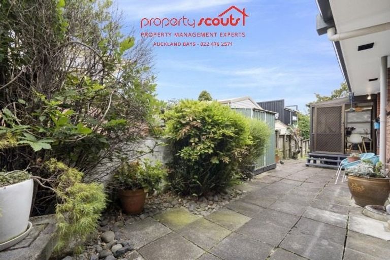 Photo of property in 2/41 Mason Street, New Lynn, Auckland, 0600