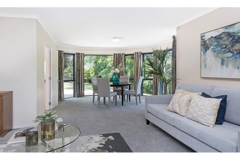 Photo of property in 15 Kilsyth Way, East Tamaki Heights, Auckland, 2016