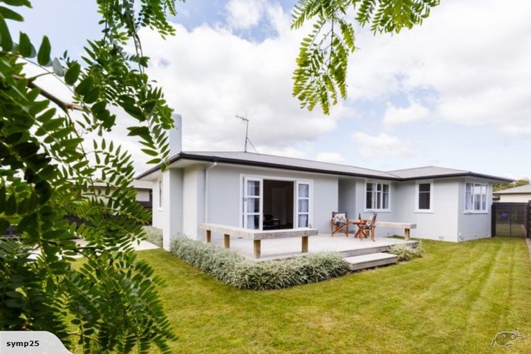 Photo of property in 12 Ruamahanga Crescent, Terrace End, Palmerston North, 4410