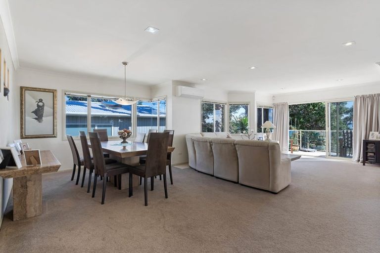 Photo of property in 1442 Whangaparaoa Road, Army Bay, Whangaparaoa, 0930
