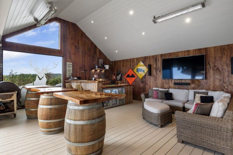 Photo of property in 255 Clifton Road, Whitford, Howick, 2571