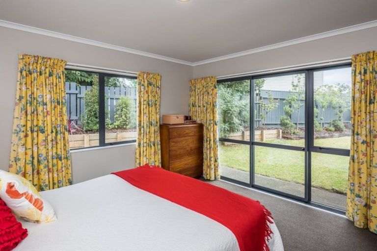 Photo of property in 51 Hillcrest Road, Raumati Beach, Paraparaumu, 5032