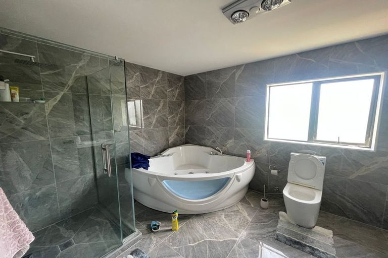 Photo of property in 5 Hawkley Close, Flat Bush, Auckland, 2019