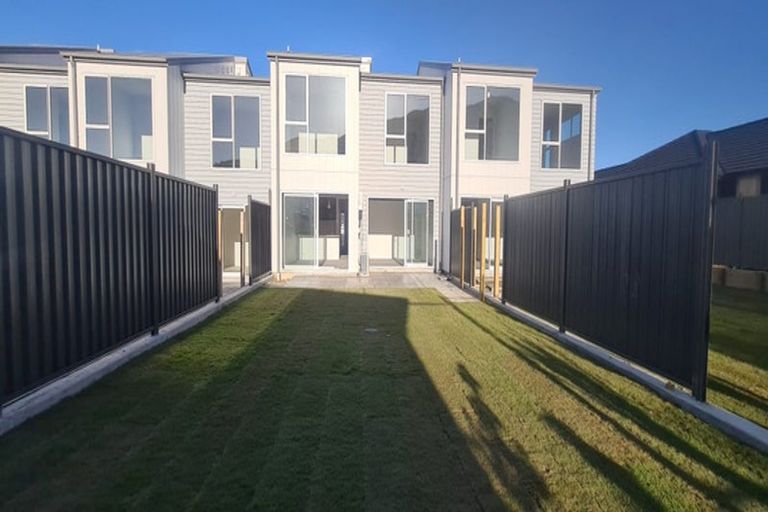 Photo of property in 75 Hokioi Drive, Kenepuru, Porirua, 5022
