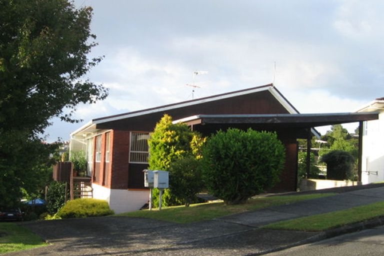 Photo of property in 2/14 Ensign Place, Hillcrest, Auckland, 0627