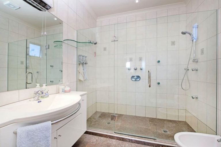 Photo of property in 68 Porterfield Road, Whitford, Howick, 2571