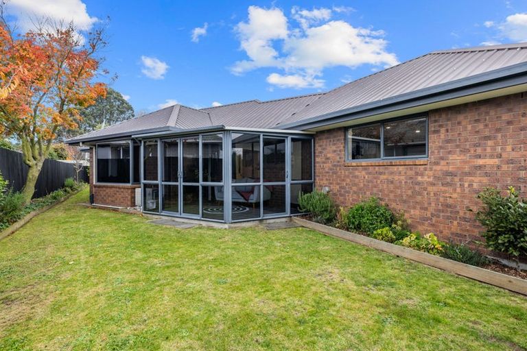 Photo of property in 2/44 Kathleen Crescent, Hornby, Christchurch, 8042