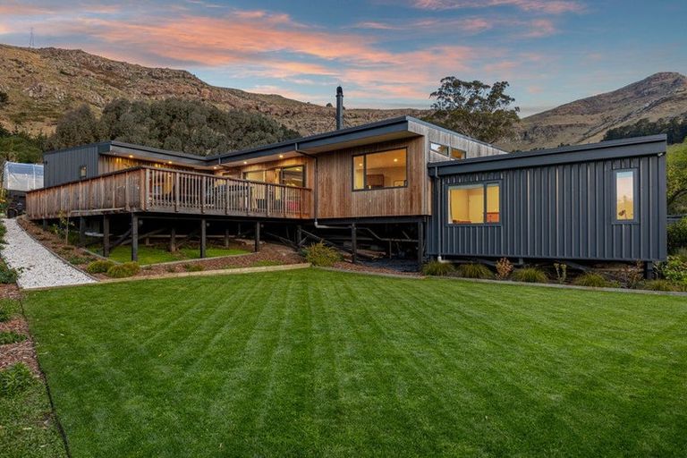 Photo of property in 13 Matuku Lane, Heathcote Valley, Christchurch, 8022