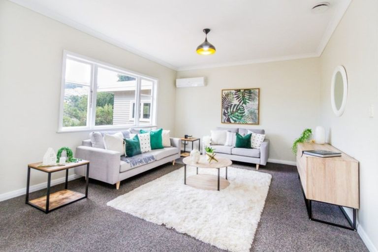 Photo of property in 19 Cecil Road, Tawa, Wellington, 5028