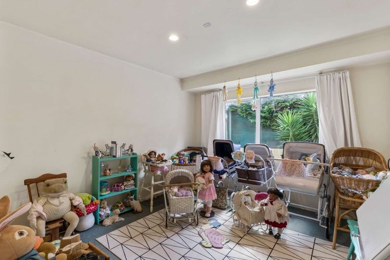 Photo of property in 104a Collingwood Road, Waiuku, 2123