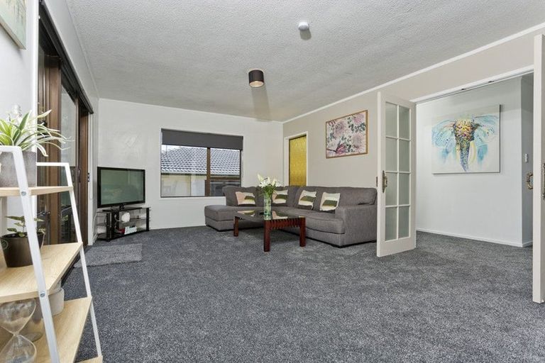 Photo of property in 2/38 Birkdale Road, Birkdale, Auckland, 0626