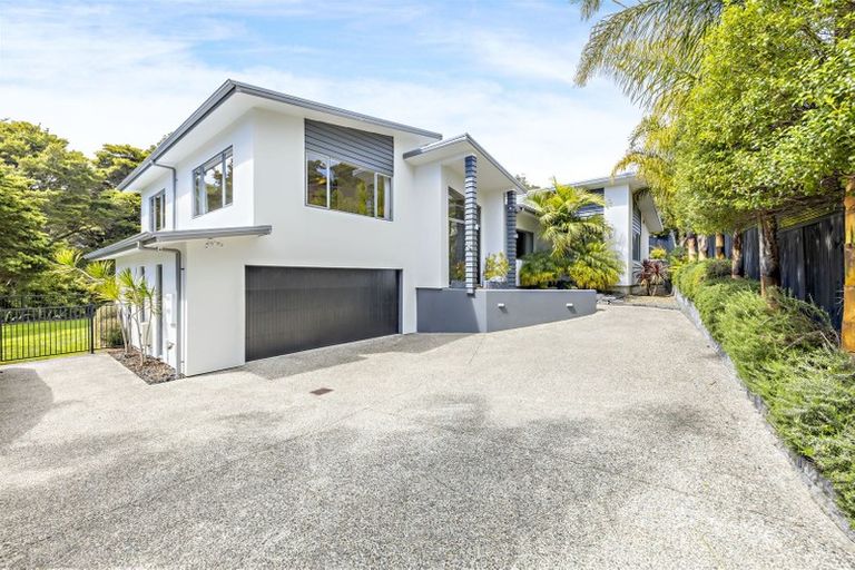 Photo of property in 19 Tuakura Way, The Gardens, Auckland, 2105