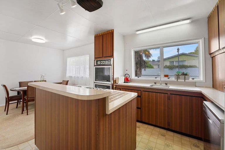 Photo of property in 21 Hall Grove, Ebdentown, Upper Hutt, 5018