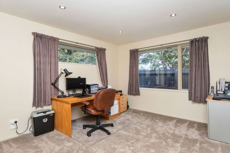 Photo of property in 21 Saltaire Street, North New Brighton, Christchurch, 8083