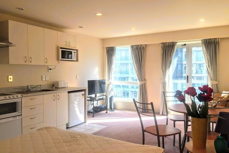 Photo of property in Terrace Heights Apartments, 4f/163 The Terrace, Wellington Central, Wellington, 6011