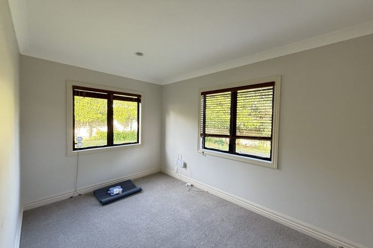 Photo of property in 11 Dunvegan Rise, East Tamaki Heights, Auckland, 2016