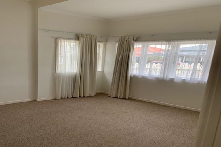 Photo of property in 8 Harper Street, Newtown, Wellington, 6021