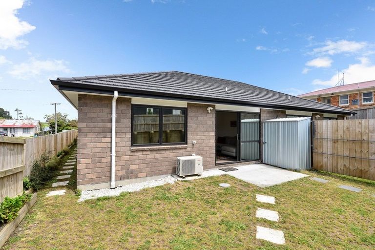 Photo of property in 2/33 Cowley Drive, Temple View, Hamilton, 3218