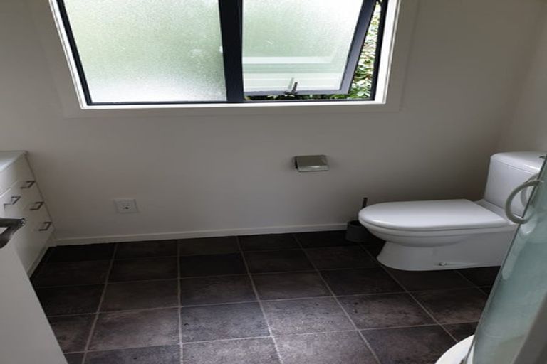 Photo of property in 56a Salford Street, Newlands, Wellington, 6037