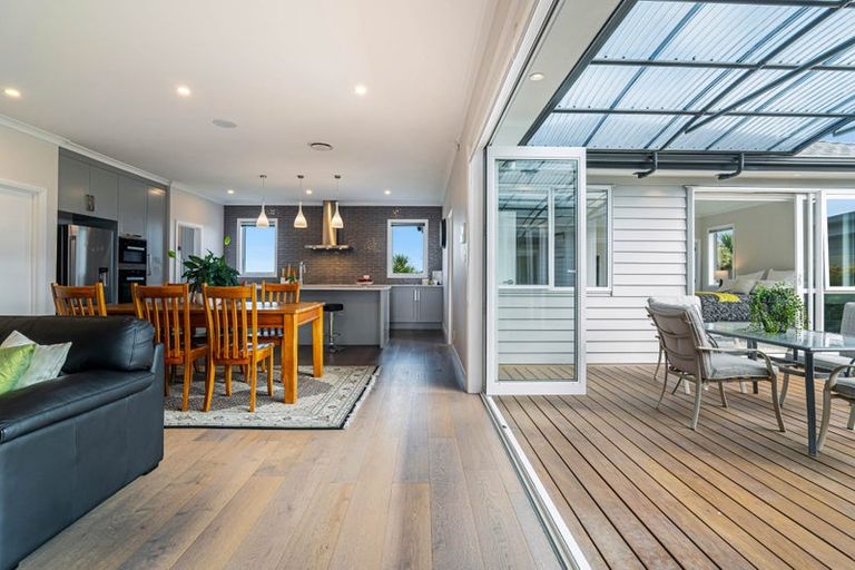 Photo of property in 15 Flavell Drive, Orewa, 0931