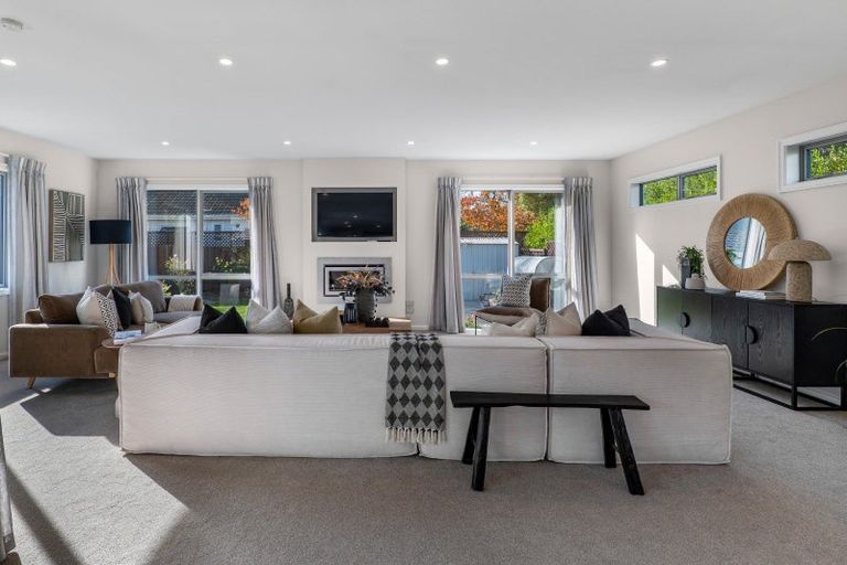 Photo of property in 100 Memorial Avenue, Ilam, Christchurch, 8053