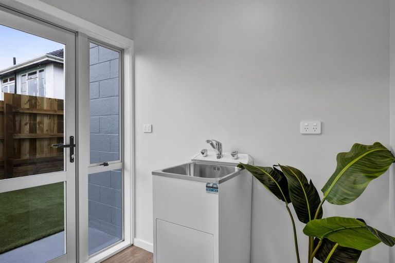 Photo of property in 38c Breakwater Road, Moturoa, New Plymouth, 4310