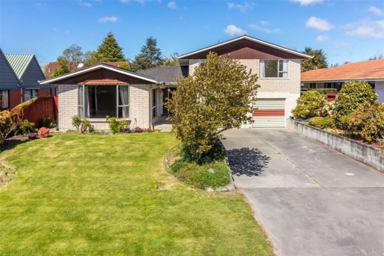 Photo of property in 15 Strathean Avenue, Avonhead, Christchurch, 8042