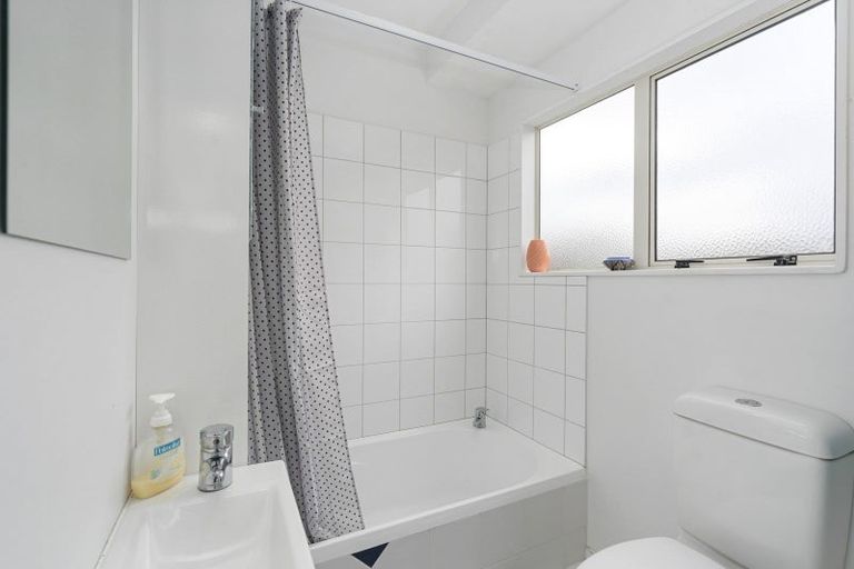 Photo of property in 5 Lorna Irene Drive, Raumati South, Paraparaumu, 5032