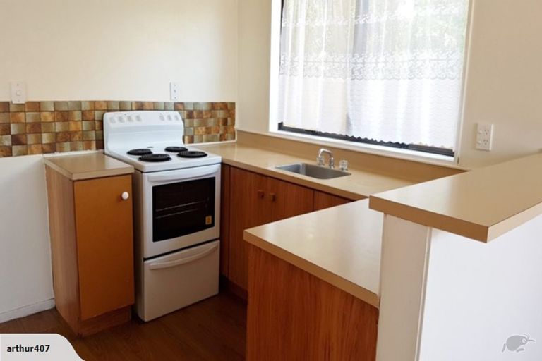 Photo of property in 1/8 Greenstone Place, Clover Park, Auckland, 2019