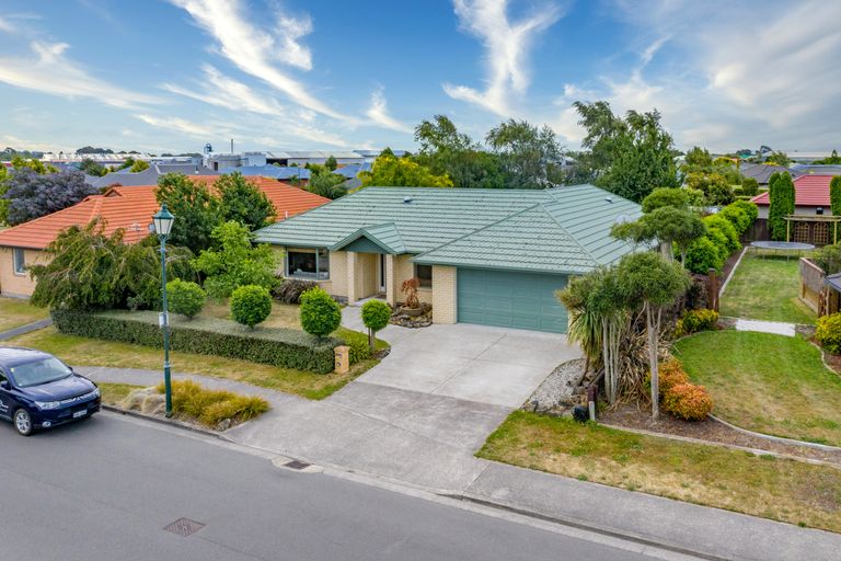Photo of property in 92 Courtenay Drive, Kaiapoi, 7630
