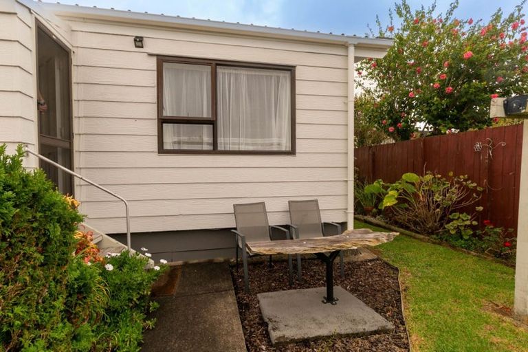 Photo of property in 68 Muir Avenue, Mangere Bridge, Auckland, 2022