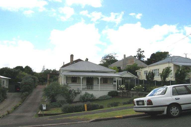 Photo of property in 1/25 Rugby Road, Birkenhead, Auckland, 0626