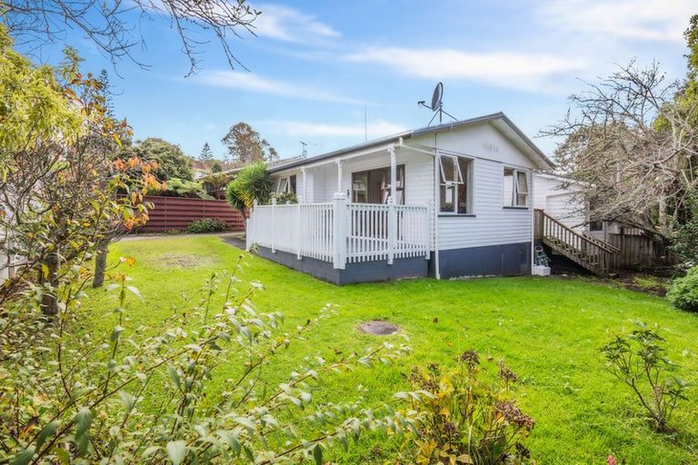 Photo of property in 53 Blakeborough Drive, Forrest Hill, Auckland, 0620