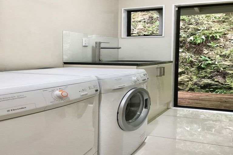 Photo of property in 63 Makara Road, Karori, Wellington, 6012