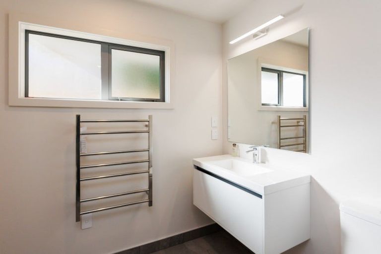 Photo of property in 14b Knowles Street, Terrace End, Palmerston North, 4410