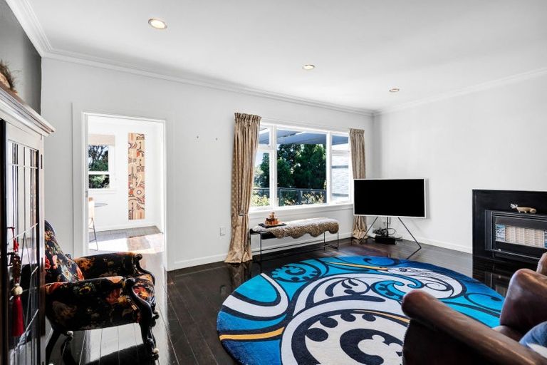 Photo of property in 290 Devon Street West, New Plymouth, 4310