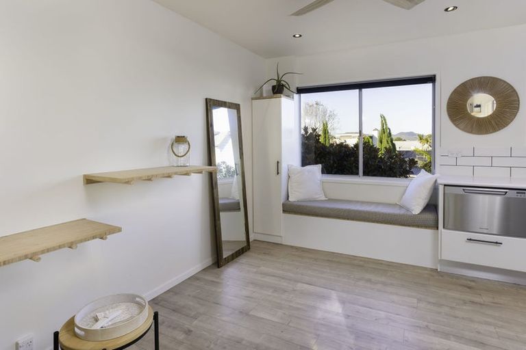 Photo of property in 1/72l Kitchener Road, Milford, Auckland, 0620