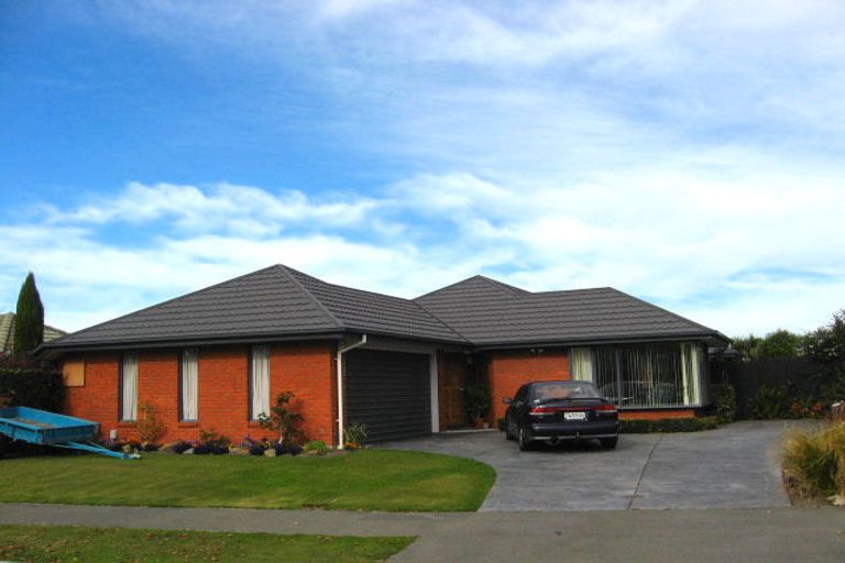 Photo of property in 17 Showgate Avenue, Sockburn, Christchurch, 8042
